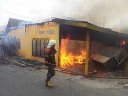 kios terbakar