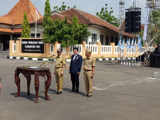 Dede Sudiro Pelantikan Karang Taruna Pati (2)