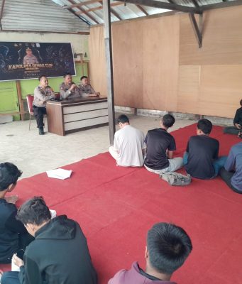 Jelang Kapolres Demak Cup Mobile Legend, Polsek Sayung Fasilitasi Mabar untuk Calon Peserta